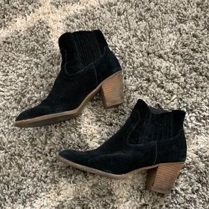 Dolce Vita Suede Bootie sz 8